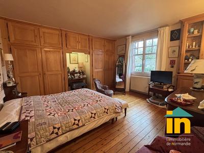 Maison de ville - 262 m² - 11 pièces