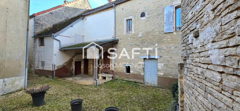Maison - 92 m² - 7 pièces