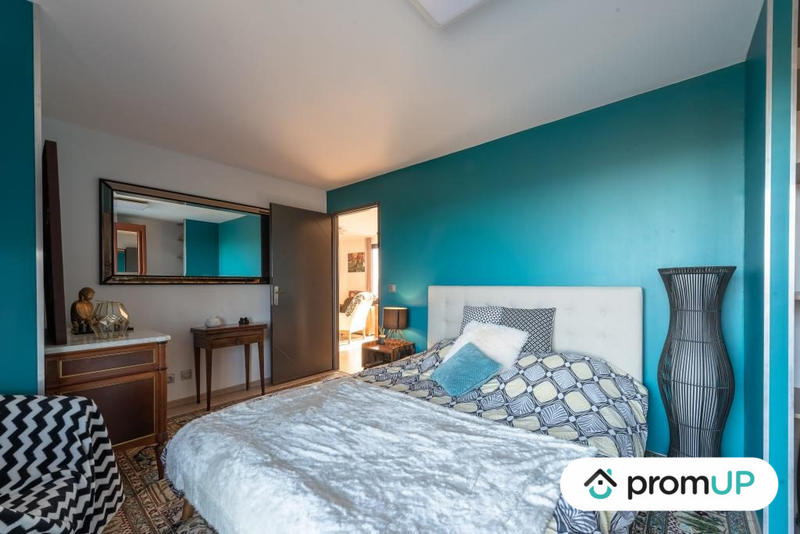 Maison - 260 m² - 7 pièces