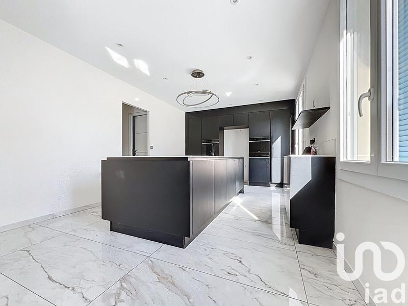 Maison - 141 m² - 6 pièces