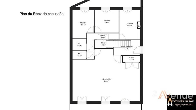 Appartement - 100 m² - 5 pièces