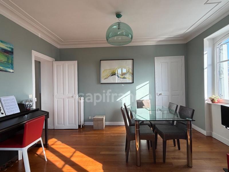 Appartement - 100 m² - 5 pièces