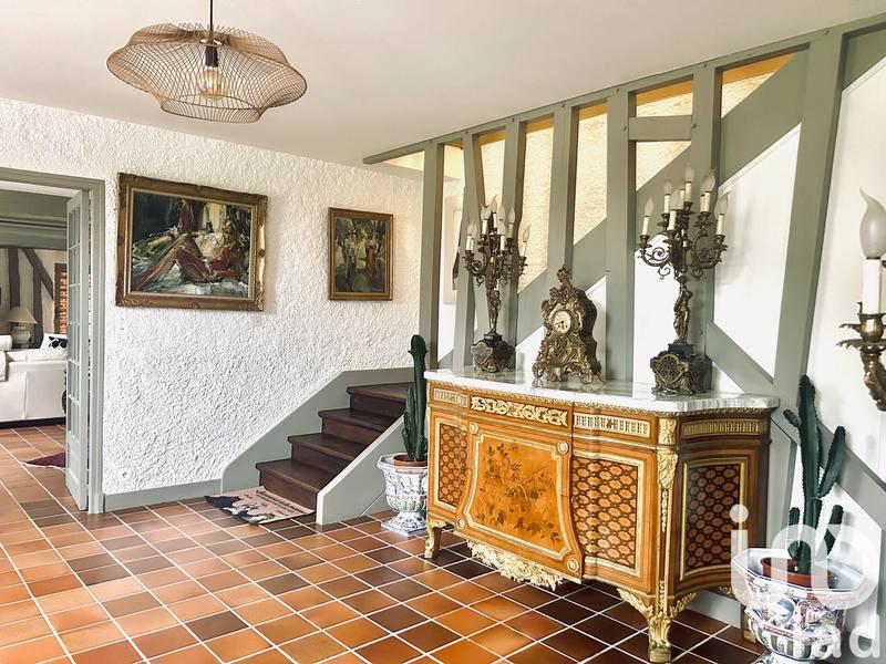 Maison - 300 m² - 8 pièces