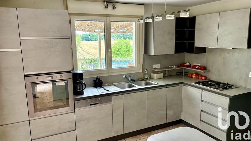 Maison - 159 m² - 8 pièces