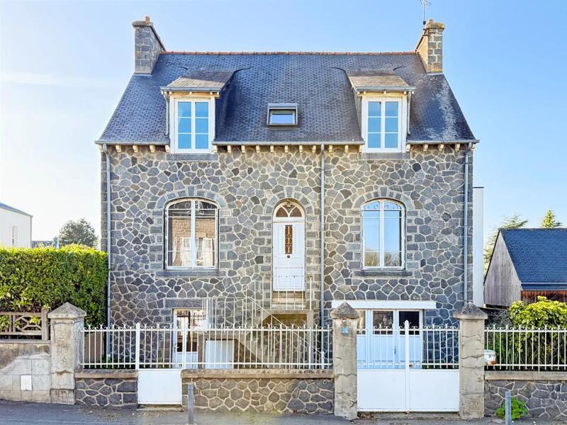 Maison en pierre - 133 m² - 7 pièces