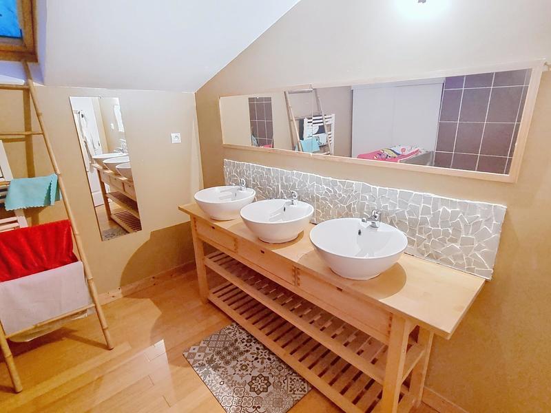 Maison - 217 m² - 9 pièces