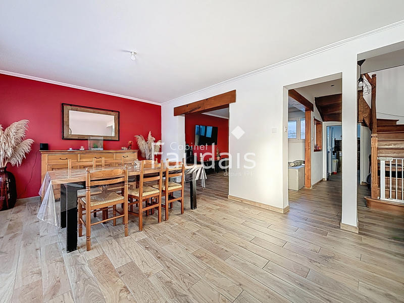 Maison - 102 m² - 6 pièces