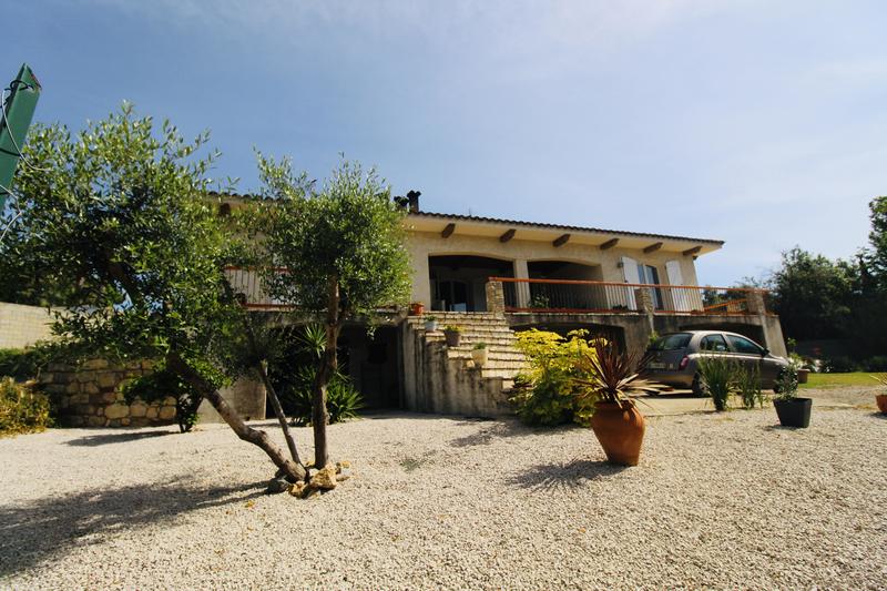 Villa - 180 m² - 7 pièces