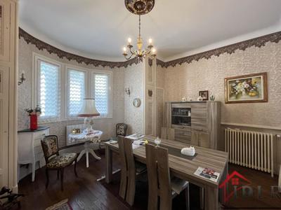 Maison de maîtres - 295 m² - 11 pièces