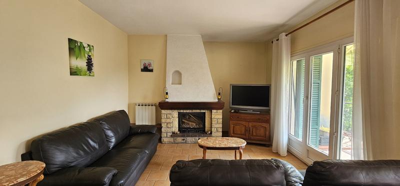 Maison - 550 m² - 4 pièces