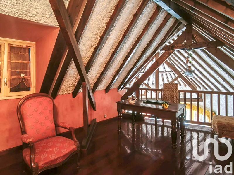 Maison - 184 m² - 9 pièces