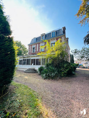 Maison - 500 m² - 14 pièces