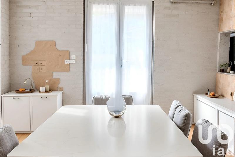 Maison - 180 m² - 10 pièces