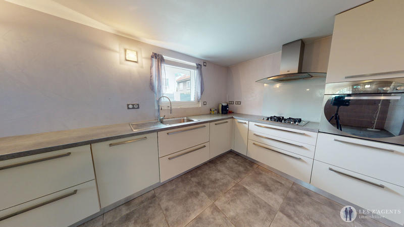 Maison - 164 m² - 8 pièces