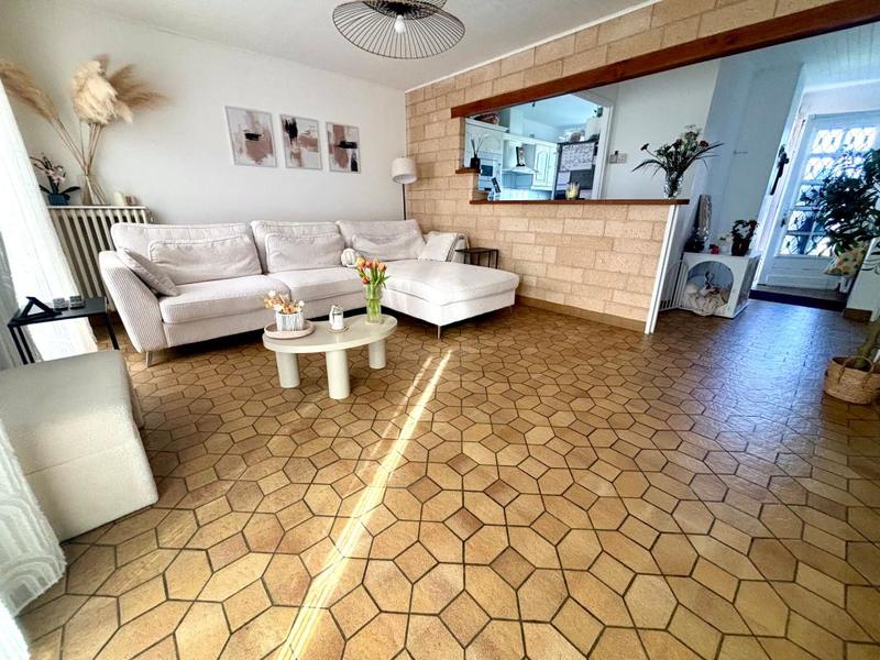 Maison - 90 m² - 5 pièces