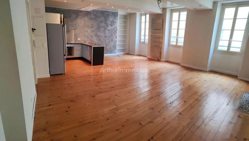 Appartement - 85 m² - 3 pièces