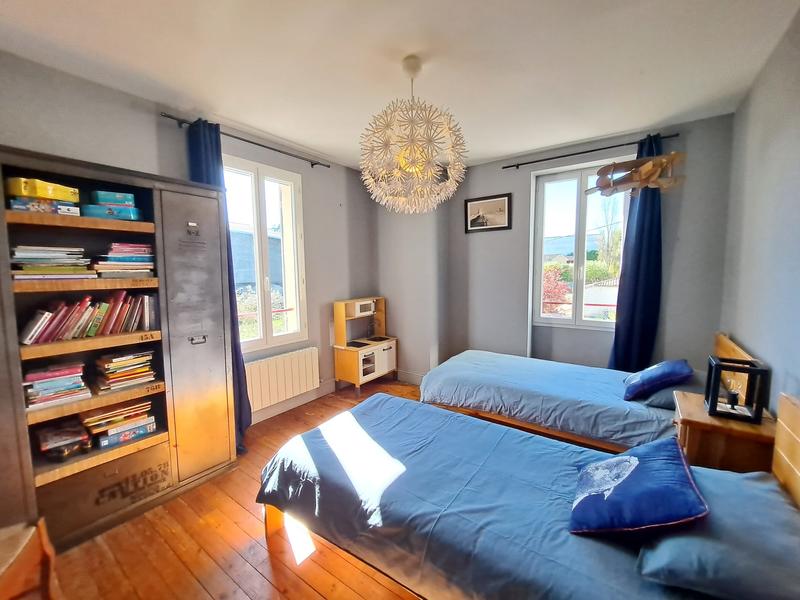 Maison - 276 m² - 11 pièces