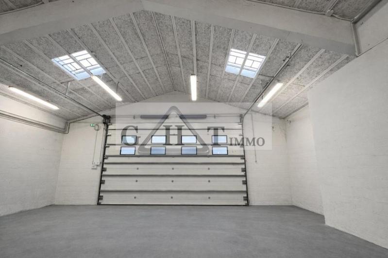 Entrepôt - 415 m²