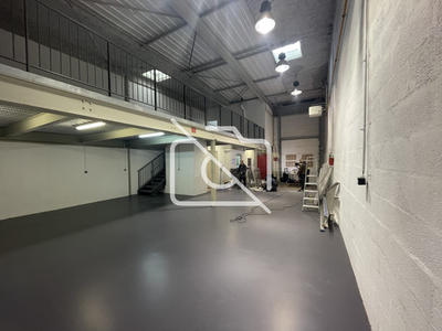 Entrepôt - 179 m²