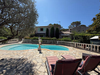 Maison - 140 m² - 5 pièces