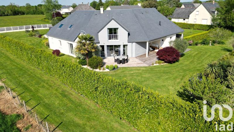 Maison - 250 m² - 10 pièces