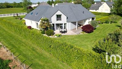 Maison - 250 m² - 10 pièces