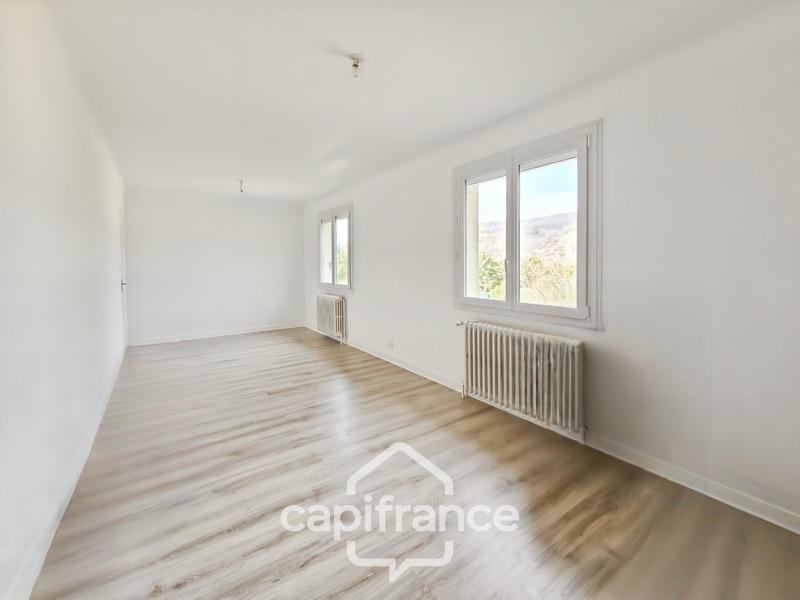 Maison - 222 m² - 6 pièces