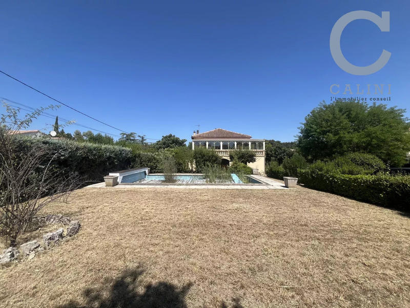 Villa - 180 m² - 6 pièces