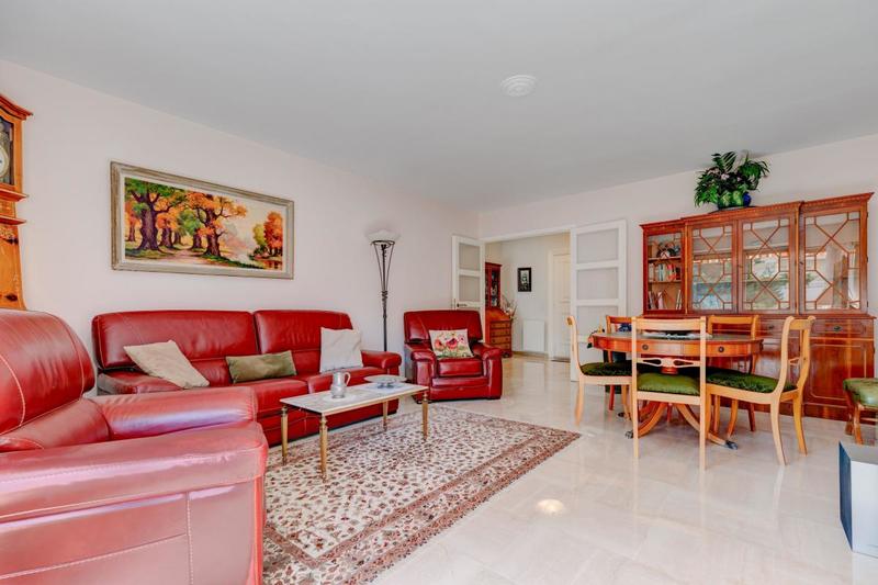 Appartement - 99 m² - 4 pièces