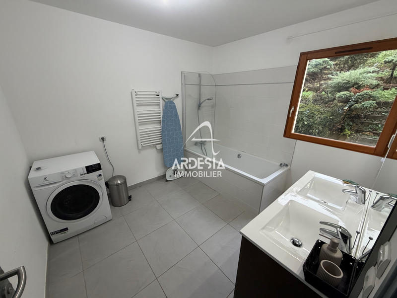 Appartement - 93 m² - 3 pièces