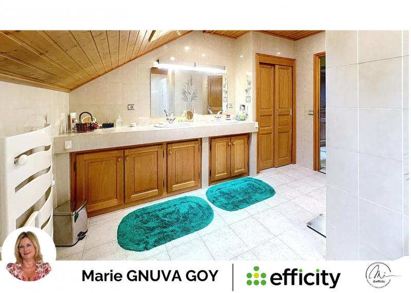 Maison - 280 m² - 10 pièces