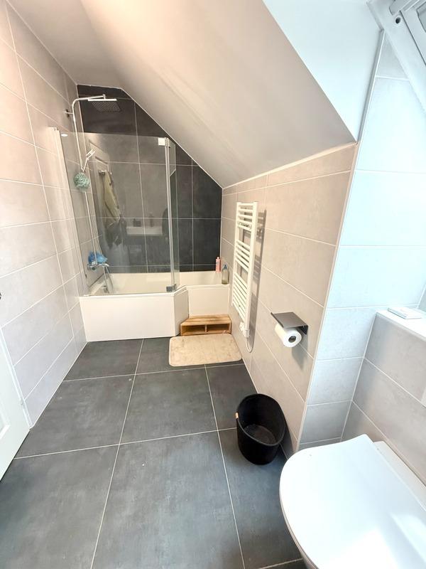 Maison - 230 m² - 7 pièces