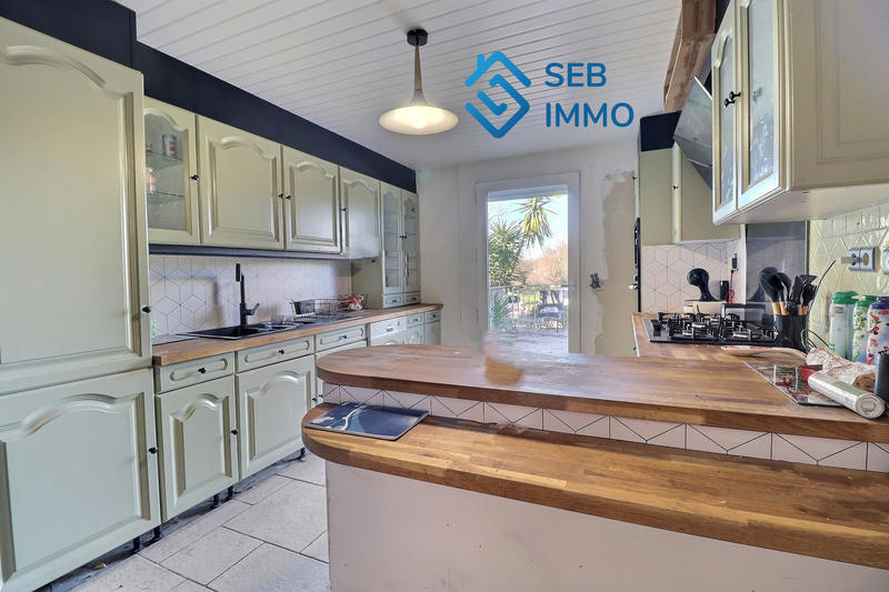 Maison - 196 m² - 8 pièces