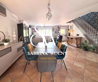 Maison traditionnelle - 195 m² - 6 pièces