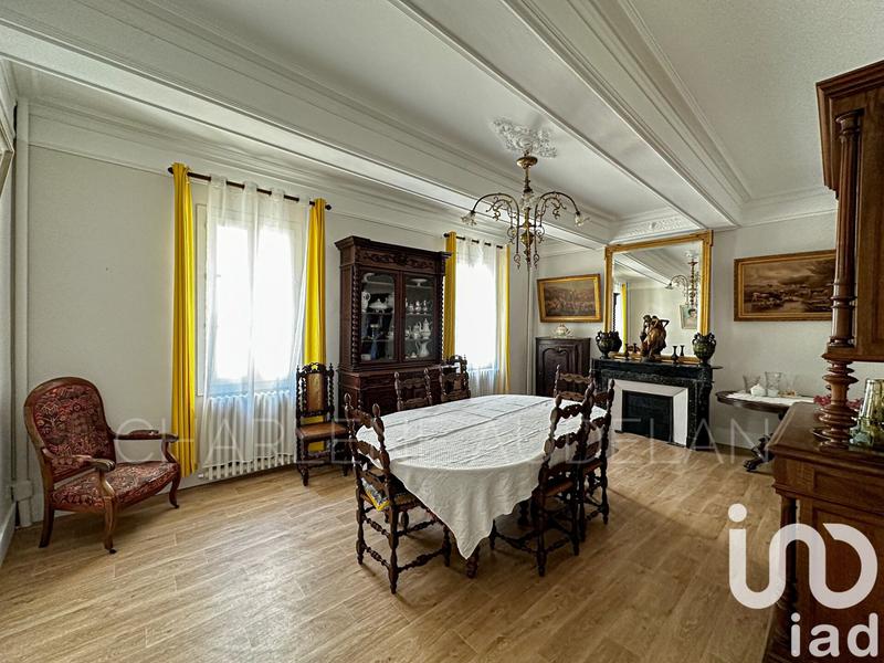 Maison - 264 m² - 11 pièces