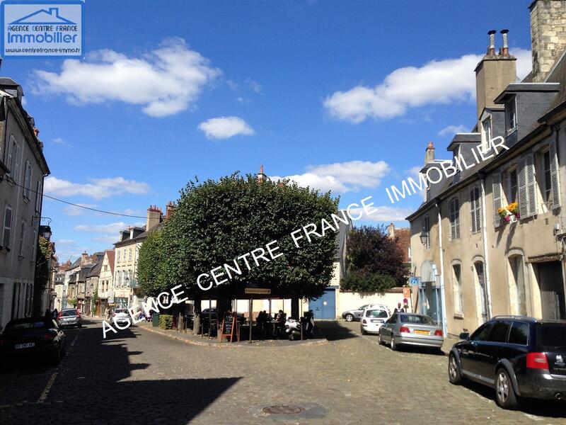 Immeuble - 122 m² - 7 pièces