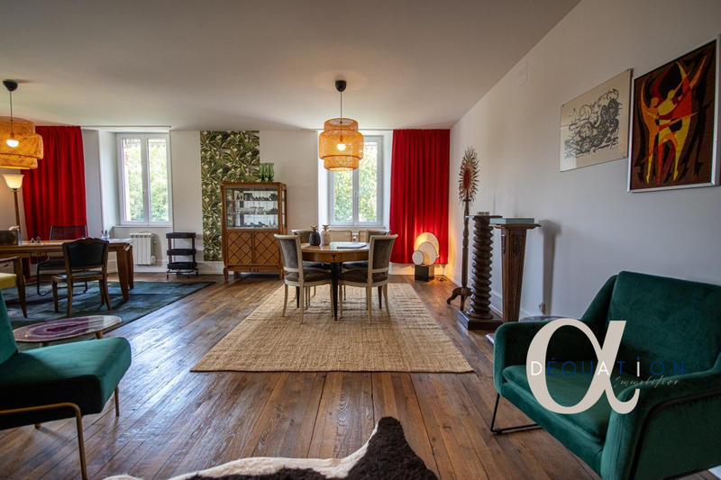 Maison - 350 m² - 10 pièces