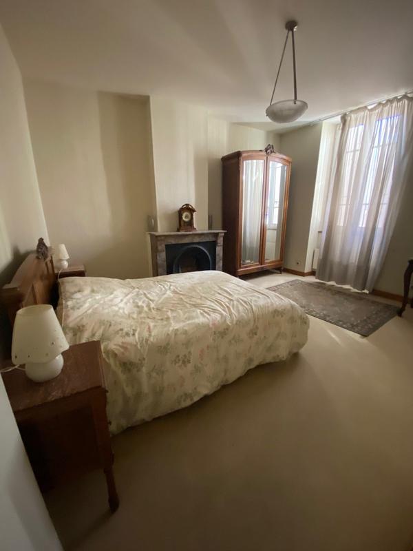 Maison - 410 m² - 11 pièces