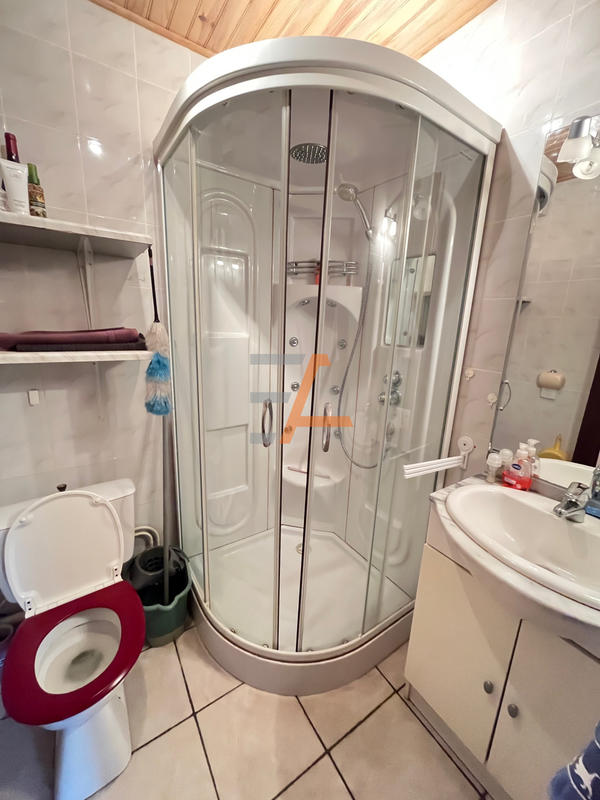 Maison - 237 m² - 9 pièces