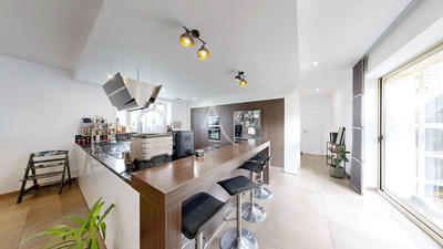 Maison - 211 m² - 8 pièces