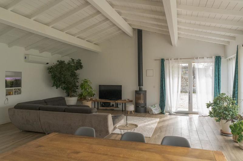 Maison en pierre - 210 m² - 11 pièces