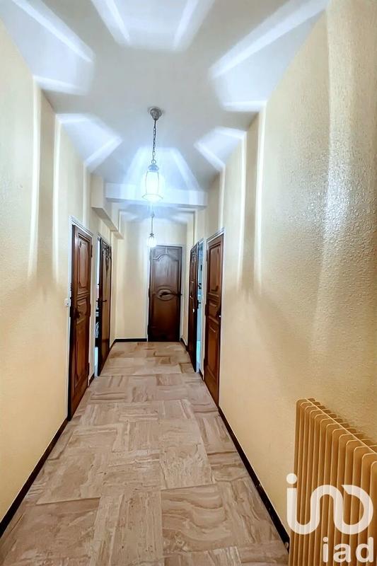 Maison - 257 m² - 12 pièces