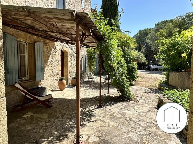 Maison - 418 m² - 12 pièces