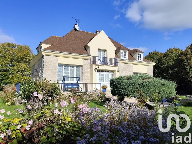 Maison - 303 m² - 9 pièces