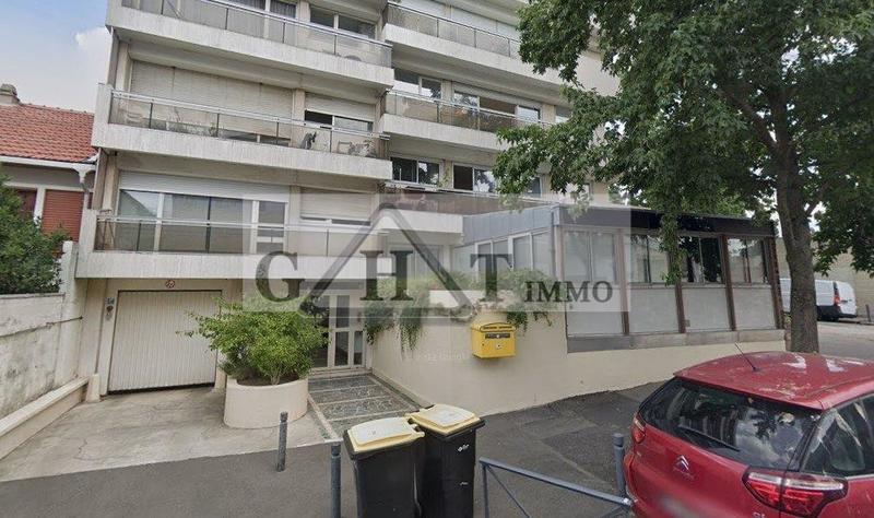 Entrepôt - 483 m²