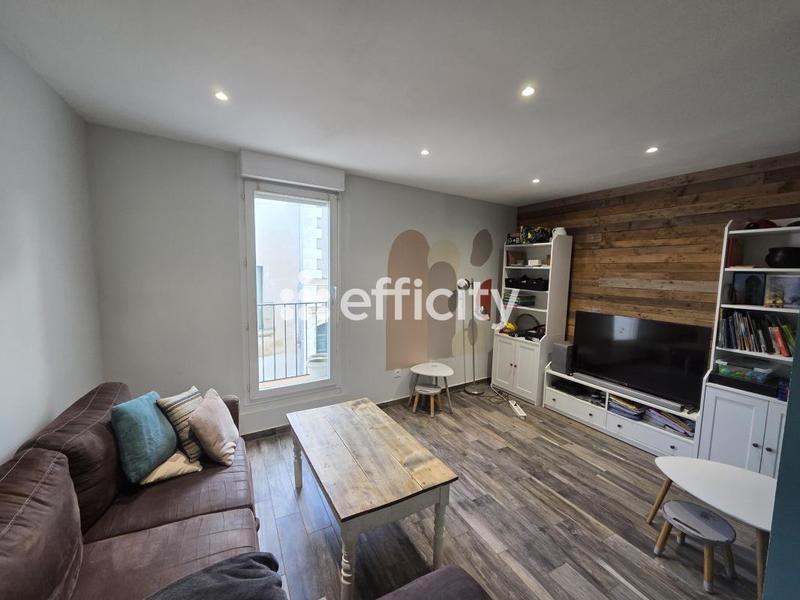 Maison - 93 m² - 4 pièces