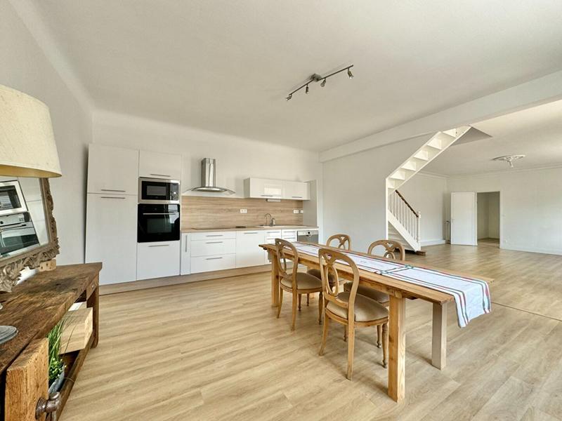 Maison - 190 m² - 6 pièces