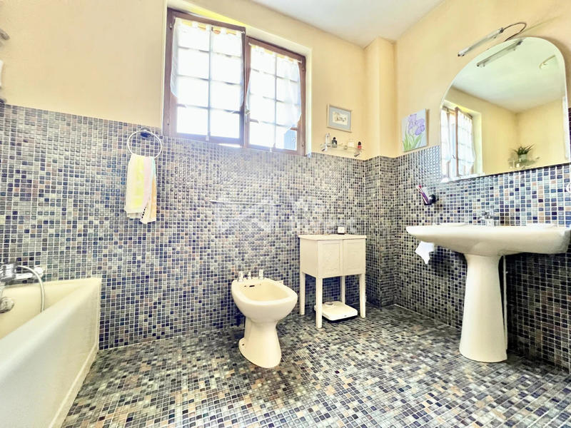 Maison - 183 m² - 7 pièces