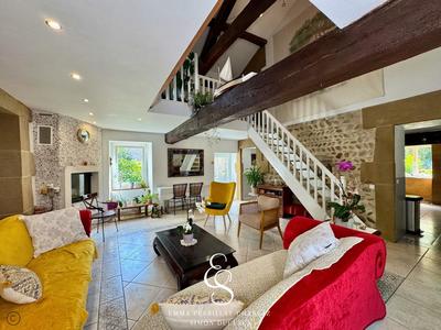 Maison - 400 m² - 16 pièces