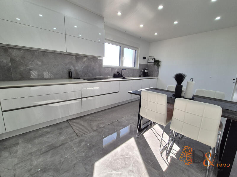 Villa - 183 m² - 7 pièces